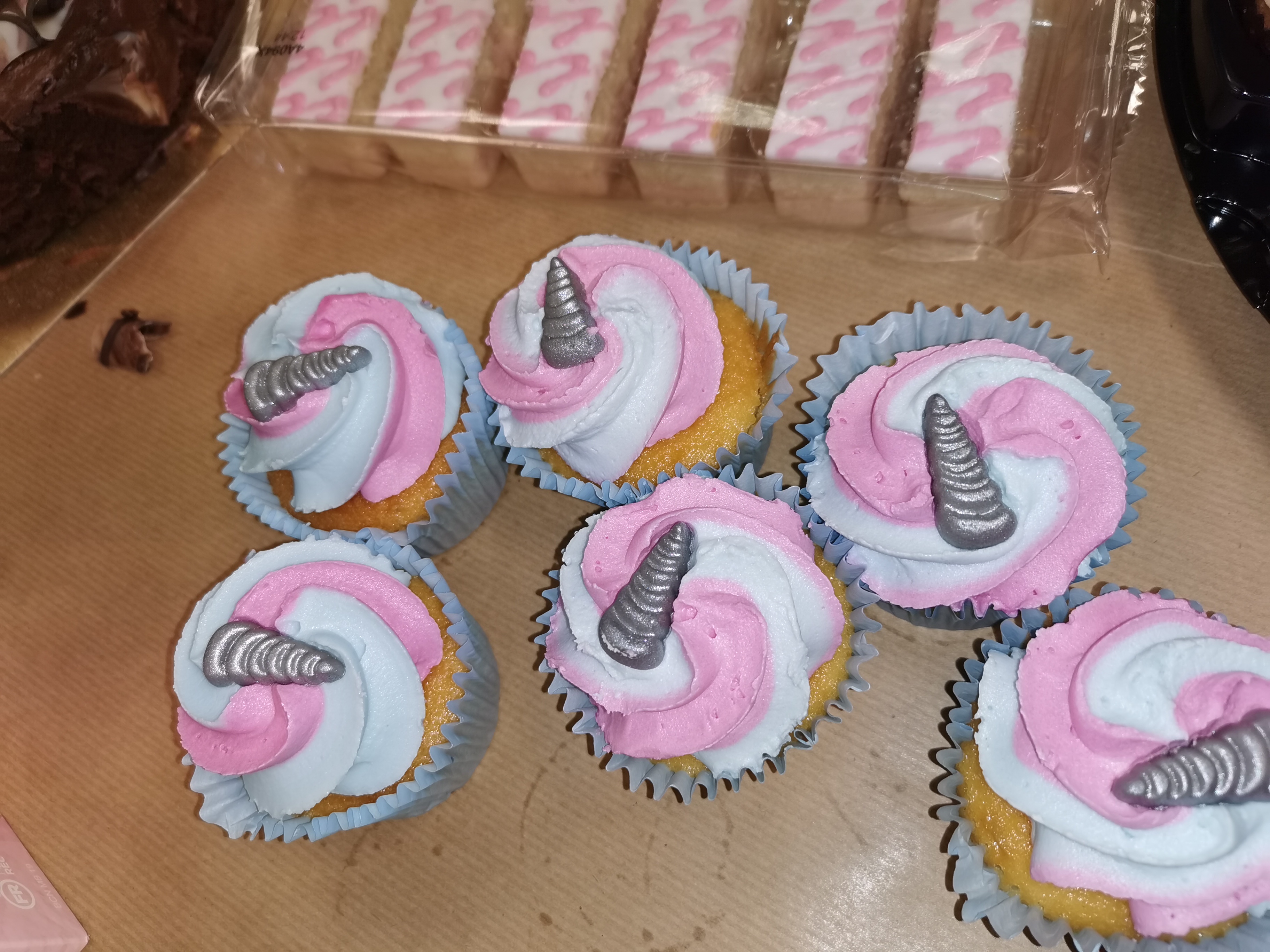 2019cakes3.jpg